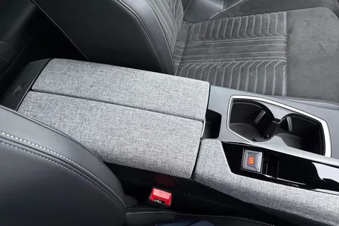 KS74FYX PEUGEOT 3008 1.2 HYBRID GT e-DSC6 Euro 6 (s/s) 5dr Thumbnail #60