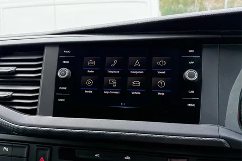 DG74EAO Volkswagen Transporter 2.0 TDI 110 Highline Van Thumbnail #17