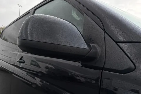 DG74EAO Volkswagen Transporter 2.0 TDI 110 Highline Van Thumbnail #26