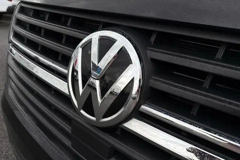 DG74EAO Volkswagen Transporter 2.0 TDI 110 Highline Van Thumbnail #30