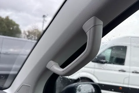 DG74EAO Volkswagen Transporter 2.0 TDI 110 Highline Van Thumbnail #41