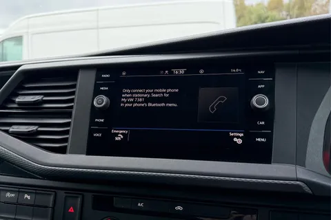 DG74EAO Volkswagen Transporter 2.0 TDI 110 Highline Van Thumbnail #49