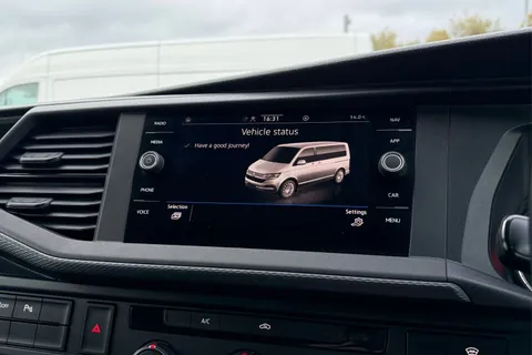 DG74EAO Volkswagen Transporter 2.0 TDI 110 Highline Van Thumbnail #52