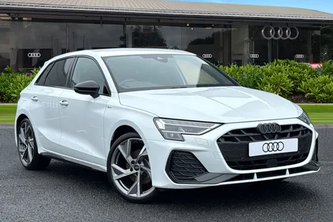  Audi A3 1.5 TFSI 35 Black Edition Sportback Euro 6 (s/s) 5dr Thumbnail #2