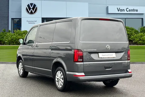 DG74EWZ Volkswagen Transporter 2.0 TDI 110 Highline Van Thumbnail #3
