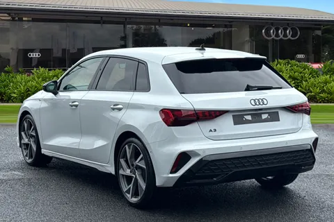  Audi A3 1.5 TFSI 35 Black Edition Sportback Euro 6 (s/s) 5dr Thumbnail #3