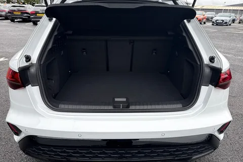  Audi A3 1.5 TFSI 35 Black Edition Sportback Euro 6 (s/s) 5dr Thumbnail #7