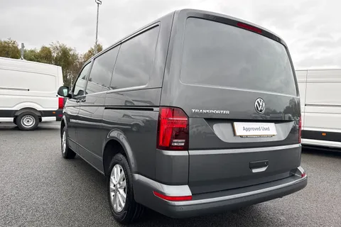 DG74EWZ Volkswagen Transporter 2.0 TDI 110 Highline Van Thumbnail #8