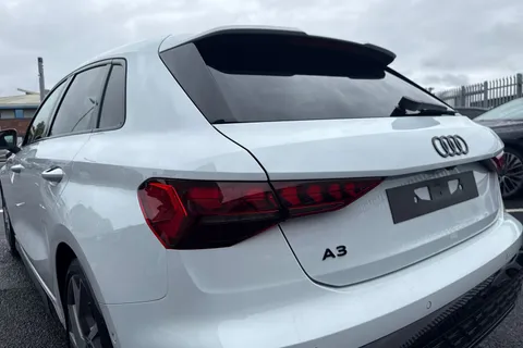  Audi A3 1.5 TFSI 35 Black Edition Sportback Euro 6 (s/s) 5dr Thumbnail #8