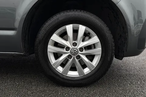 DG74EWZ Volkswagen Transporter 2.0 TDI 110 Highline Van Thumbnail #10