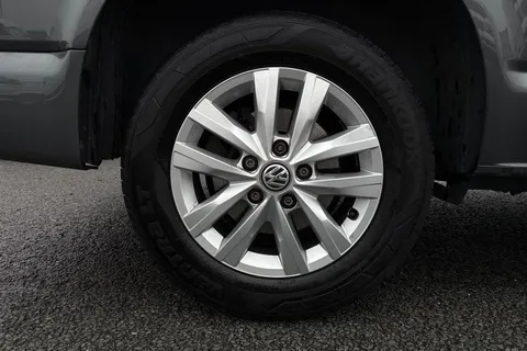 DG74EWZ Volkswagen Transporter 2.0 TDI 110 Highline Van Thumbnail #11