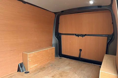 DG74EWZ Volkswagen Transporter 2.0 TDI 110 Highline Van Thumbnail #19