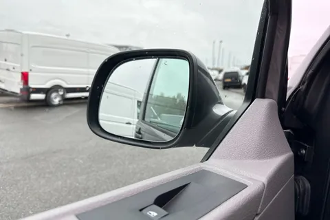 DG74EWZ Volkswagen Transporter 2.0 TDI 110 Highline Van Thumbnail #21