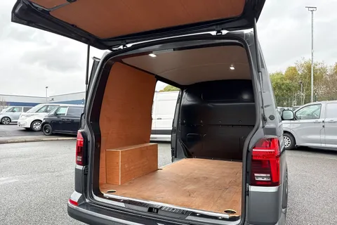 DG74EWZ Volkswagen Transporter 2.0 TDI 110 Highline Van Thumbnail #33