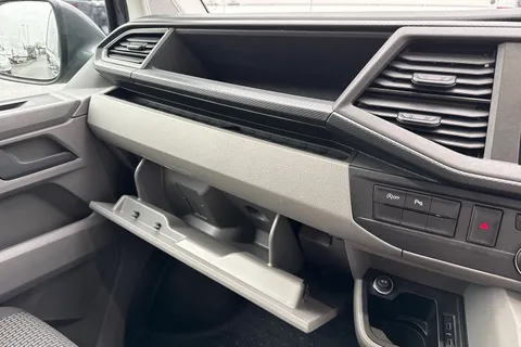 DG74EWZ Volkswagen Transporter 2.0 TDI 110 Highline Van Thumbnail #34