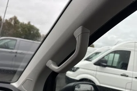 DG74EWZ Volkswagen Transporter 2.0 TDI 110 Highline Van Thumbnail #39