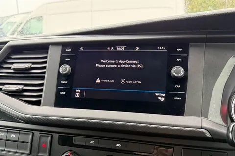 DG74EWZ Volkswagen Transporter 2.0 TDI 110 Highline Van Thumbnail #48