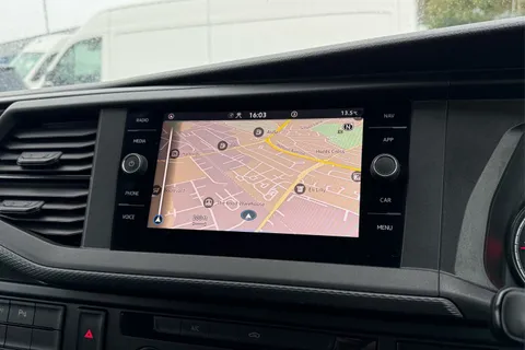 DG74EWZ Volkswagen Transporter 2.0 TDI 110 Highline Van Thumbnail #50