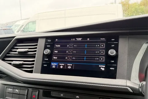 DG74EWZ Volkswagen Transporter 2.0 TDI 110 Highline Van Thumbnail #53