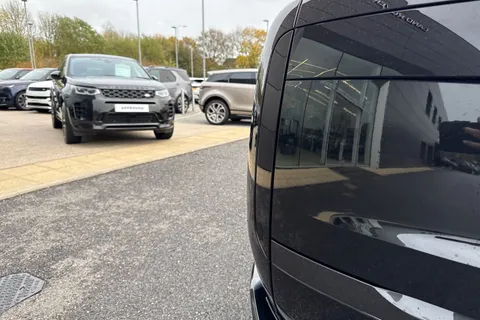 Land Rover Range Rover 3.0 D300 MHEV Edition Auto 4WD Euro 6 (s/s) 5dr Thumbnail #23