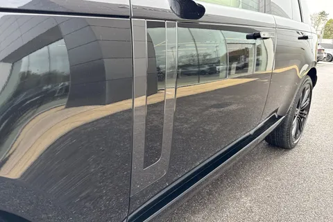 Land Rover Range Rover 3.0 D300 MHEV Edition Auto 4WD Euro 6 (s/s) 5dr Thumbnail #28