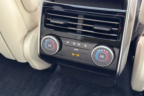 Land Rover Range Rover 3.0 D300 MHEV Edition Auto 4WD Euro 6 (s/s) 5dr Thumbnail #32