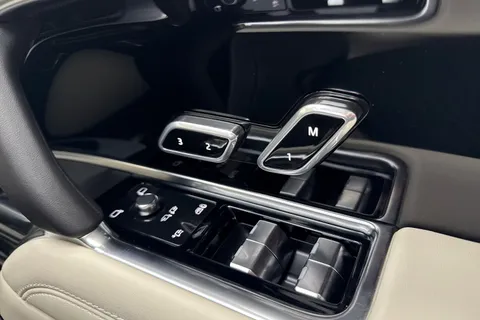 Land Rover Range Rover 3.0 D300 MHEV Edition Auto 4WD Euro 6 (s/s) 5dr Thumbnail #34