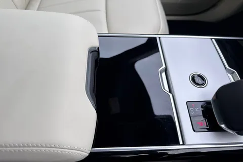 Land Rover Range Rover 3.0 D300 MHEV Edition Auto 4WD Euro 6 (s/s) 5dr Thumbnail #52