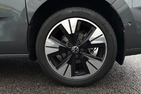 DG75BZN Volkswagen Multivan 2.0 TDI Style 5dr DSG Thumbnail #12