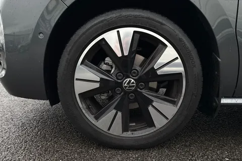 DG75BZN Volkswagen Multivan 2.0 TDI Style 5dr DSG Thumbnail #13