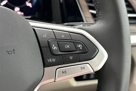 DG75BZN Volkswagen Multivan 2.0 TDI Style 5dr DSG Thumbnail #43