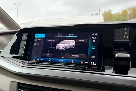 DG75BZN Volkswagen Multivan 2.0 TDI Style 5dr DSG Thumbnail #55