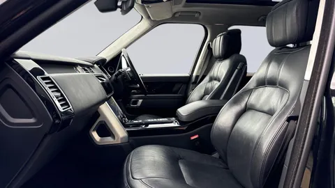 KP71JVN Land Rover Range Rover 3.0 D300 Autobiography 5dr Thumbnail #4