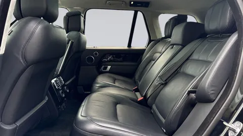 KP71JVN Land Rover Range Rover 3.0 D300 Autobiography 5dr Thumbnail #5