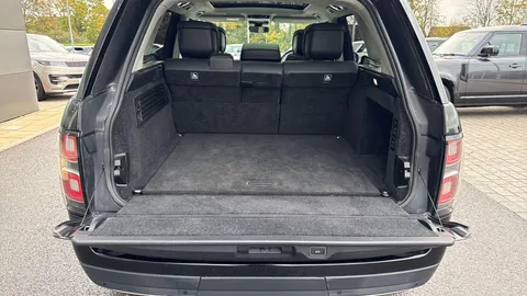 KP71JVN Land Rover Range Rover 3.0 D300 Autobiography 5dr Thumbnail #11