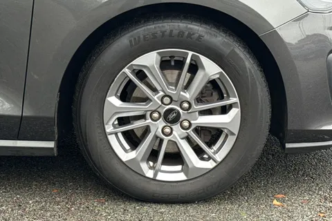 7 of 48 for Ford Focus 1.0T EcoBoost Titanium Euro 6 (s/s) 5dr