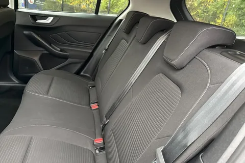 14 of 48 for Ford Focus 1.0T EcoBoost Titanium Euro 6 (s/s) 5dr