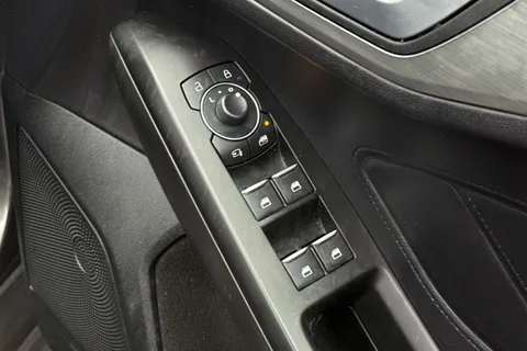 18 of 48 for Ford Focus 1.0T EcoBoost Titanium Euro 6 (s/s) 5dr