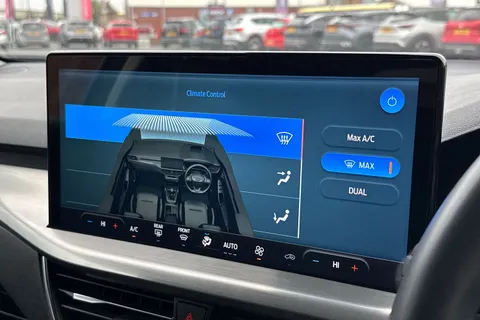 19 of 48 for Ford Focus 1.0T EcoBoost Titanium Euro 6 (s/s) 5dr