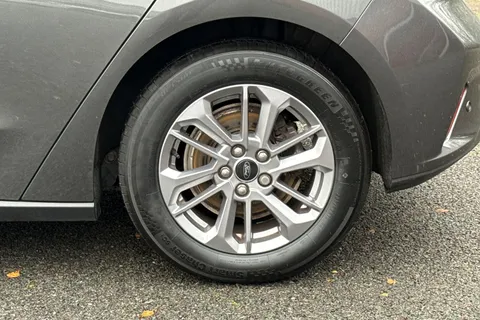 23 of 48 for Ford Focus 1.0T EcoBoost Titanium Euro 6 (s/s) 5dr