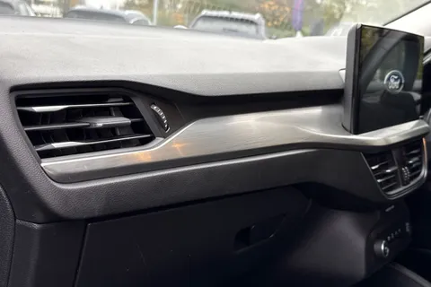 32 of 48 for Ford Focus 1.0T EcoBoost Titanium Euro 6 (s/s) 5dr