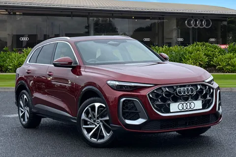 Audi Q5 2.0 TDI S line S Tronic quattro Euro 6 (s/s) 5dr Thumbnail #2