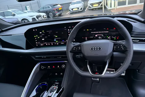 Audi Q5 2.0 TDI S line S Tronic quattro Euro 6 (s/s) 5dr Thumbnail #18