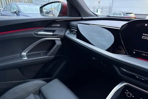 Audi Q5 2.0 TDI S line S Tronic quattro Euro 6 (s/s) 5dr Thumbnail #20