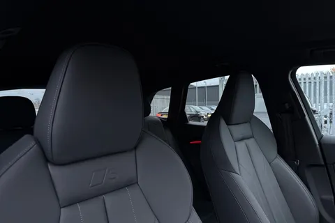 Audi Q5 2.0 TDI S line S Tronic quattro Euro 6 (s/s) 5dr Thumbnail #24