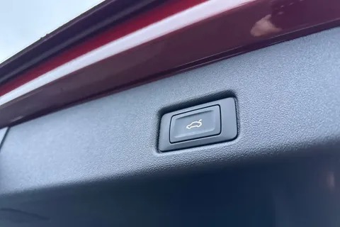 Audi Q5 2.0 TDI S line S Tronic quattro Euro 6 (s/s) 5dr Thumbnail #37