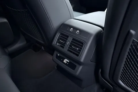 Audi Q5 2.0 TDI S line S Tronic quattro Euro 6 (s/s) 5dr Thumbnail #42