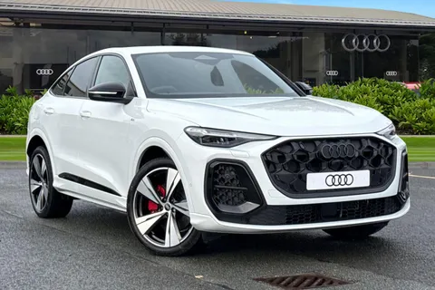 Audi Q5 2.0 TDI Edition 1 Sportback S Tronic quattro Euro 6 (s/s) 5dr Thumbnail #2