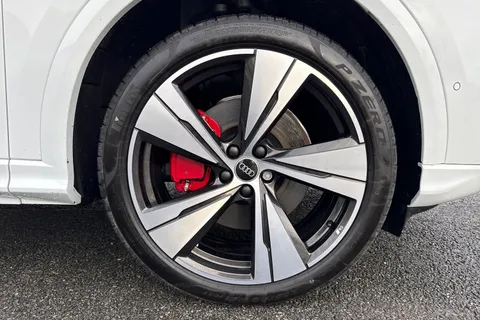  Audi Q5 2.0 TDI Edition 1 Sportback S Tronic quattro Euro 6 (s/s) 5dr Thumbnail #7