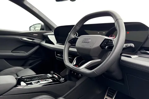 14 of 60 for Audi Q6 E-Tron Q6 SUV S line e-tron quattro 285,00 kW